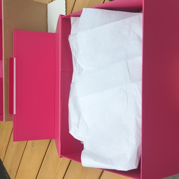 Holt Renfrew Large Pink Storage Box - New - Picture 6 of 6